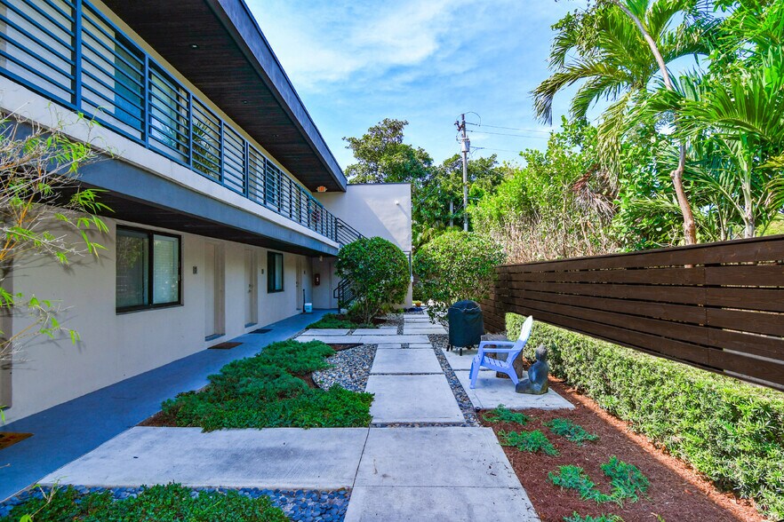 More Photos Of 1273 NE 38th St, Oakland Park Apartments For Sale