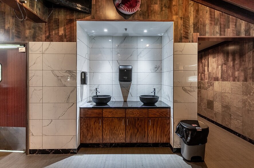 More Photos Of 10419 Hull Street Rd, Midlothian Freestanding For Sale