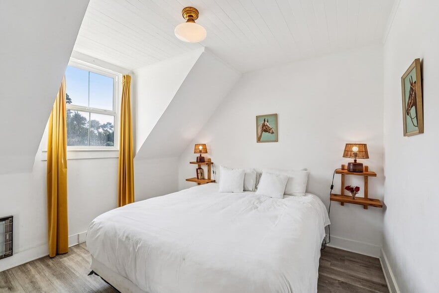 More Photos Of 11 Wharf Rd, Bolinas General Retail For Sale