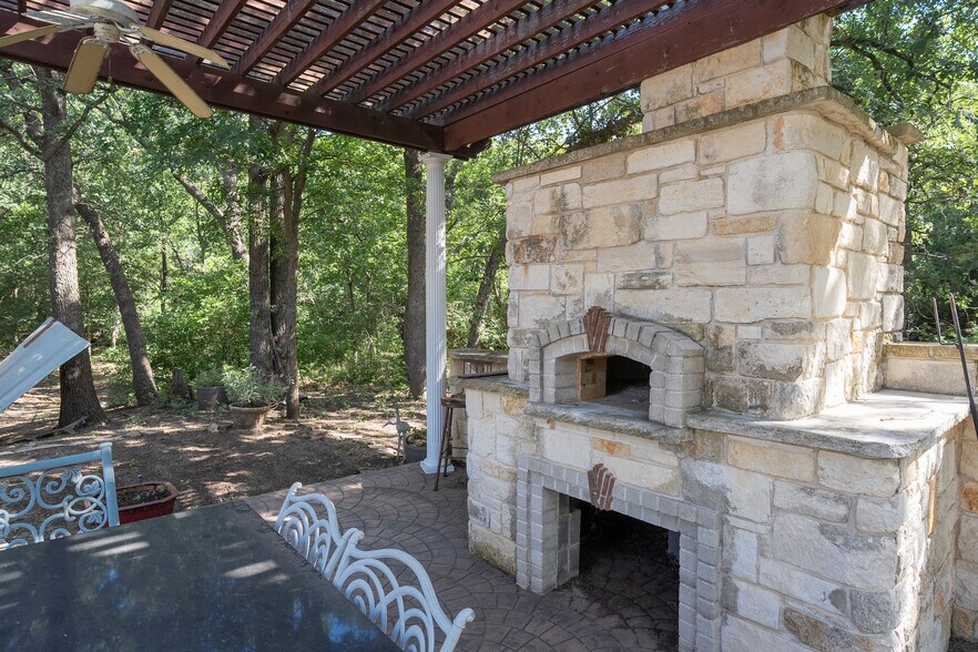 More Photos Of 6529 Asher Rd, Alvarado Specialty For Sale