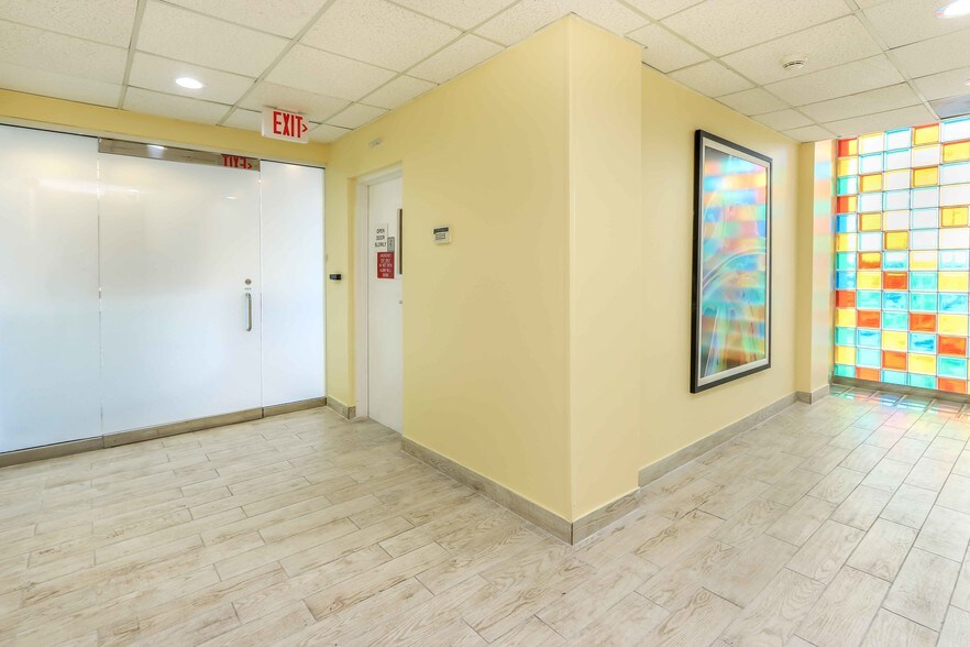 More Photos Of 1799 W Oakland Park Blvd, Oakland Park Office For Lease