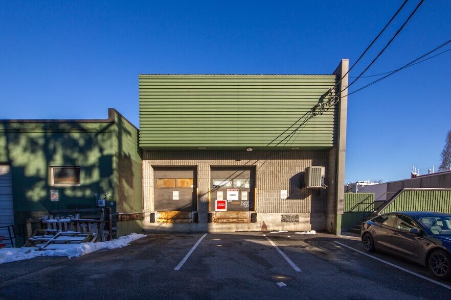 More Photos Of 1852-1864 4th Av W, Vancouver Storefront For Lease