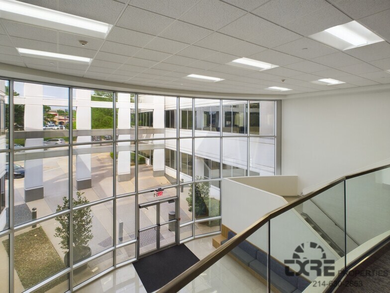 More Photos Of 1701 E Lamar Blvd, Arlington Office For Lease