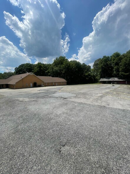 More Photos Of 3060 Bouldercrest Rd, Ellenwood Religious Facility For Sale