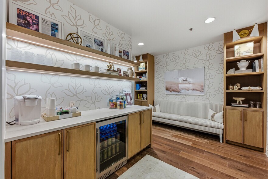 More Photos Of 7000 Bee Caves Rd, Austin Medical For Sale