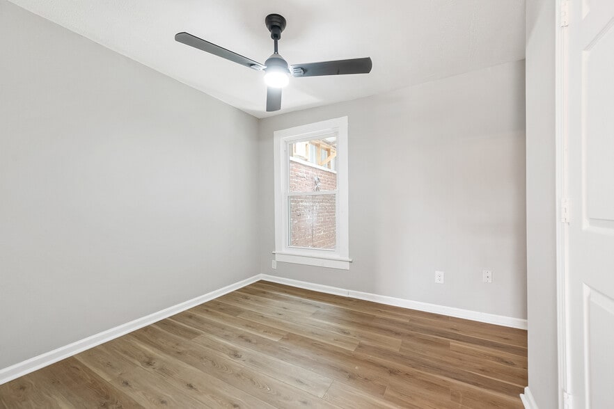 More Photos Of 522 N Main St, Hillsville Office Residential For Sale