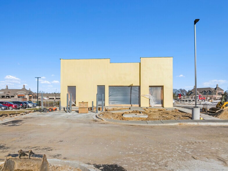 More Photos Of 1295 Olympia Fields Dr, Oconomowoc Restaurant For Sale