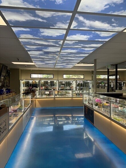 More Photos Of 1990 Harbor Blvd, Costa Mesa Drugstore For Sale