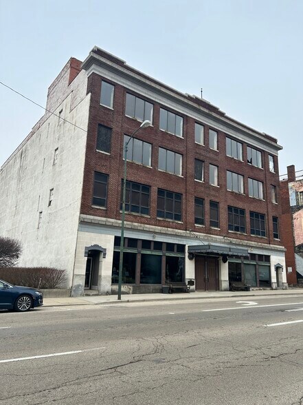 Primary Photo Of 126-132 E High St, Springfield Office For Sale
