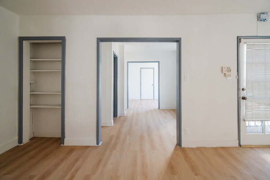 More Photos Of 3307-3309 Pico Blvd, Santa Monica Storefront For Lease