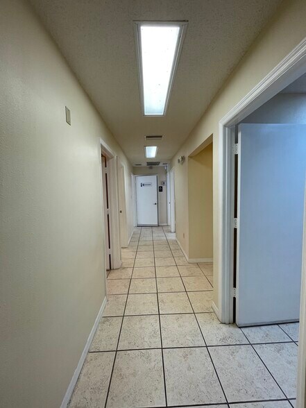 More Photos Of 561 S Duncan Ave, Clearwater Medical For Sale
