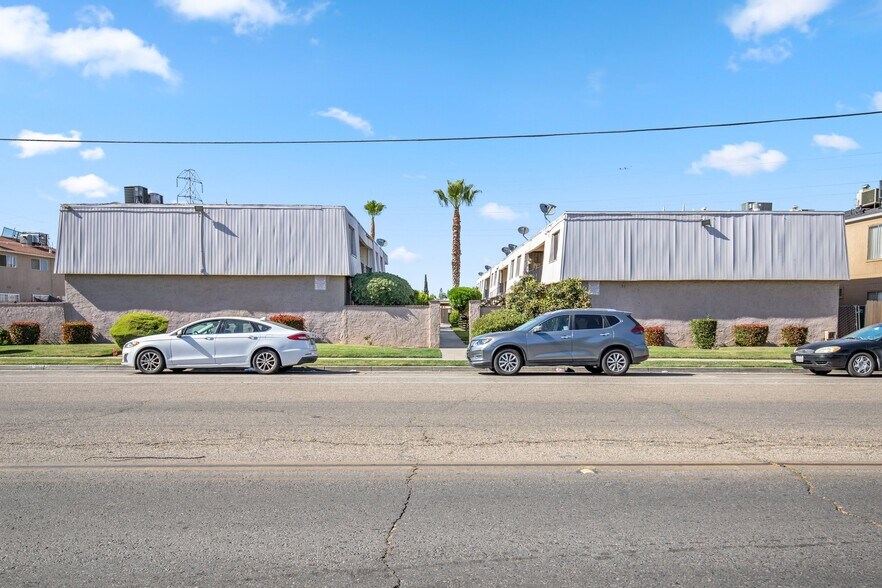 More Photos Of 51 E Dakota Ave, Fresno Apartments For Sale