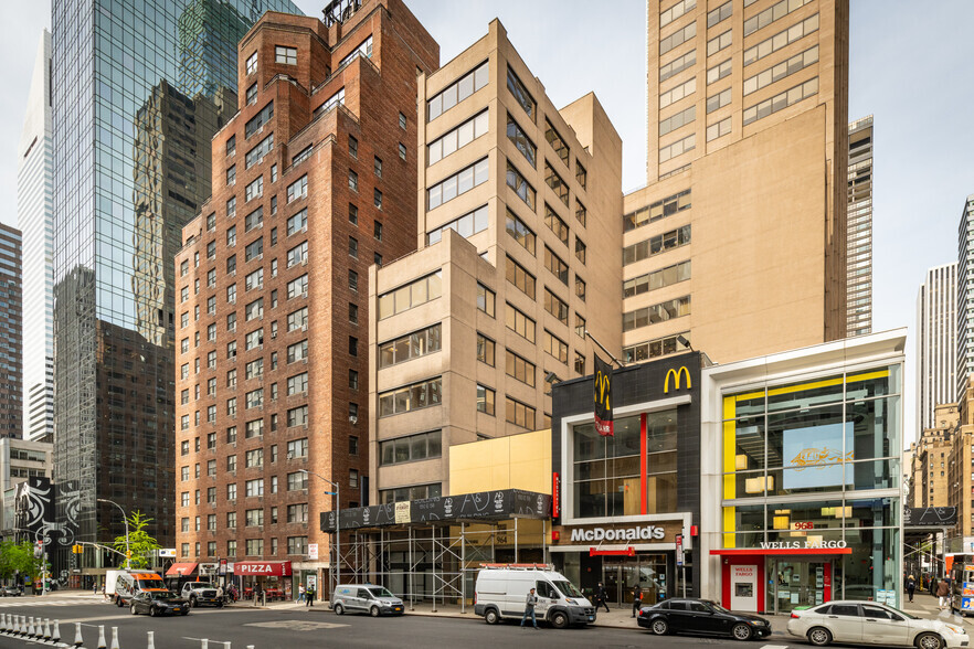 Primary Photo Of 962-964 Third Ave, New York Office For Lease