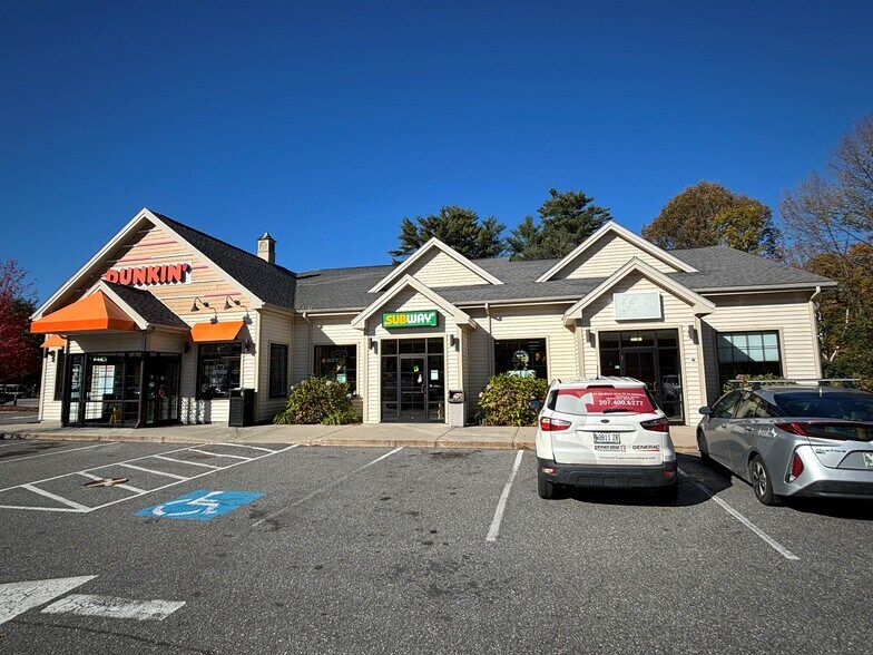 Primary Photo Of 104 Pleasant St, Brunswick Restaurant For Lease