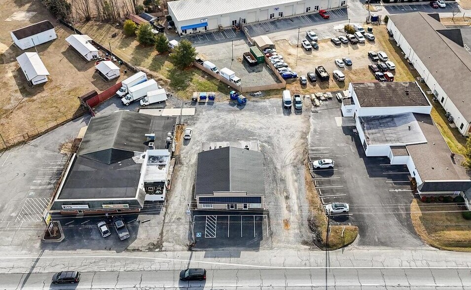 More Photos Of 28255 Three Notch Rd, Mechanicsville Freestanding For Lease