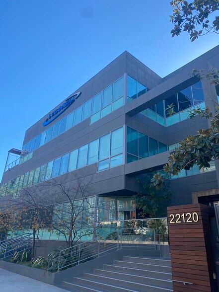 More Photos Of 22120 Clarendon St, Woodland Hills Office For Lease