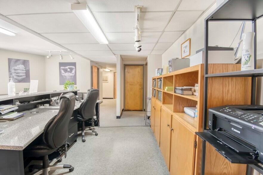 More Photos Of 215 First Av E, Shelburne Medical For Sale