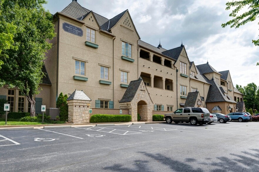 More Photos Of 1531 E Bradford Pky, Springfield Medical For Lease