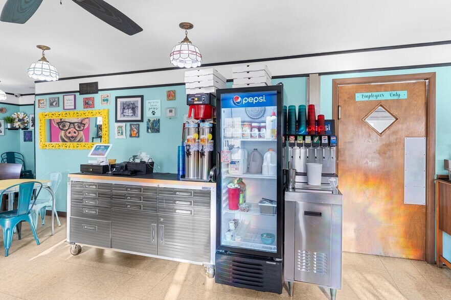 More Photos Of 45 S Walnut St, Sharpsville General Retail For Sale