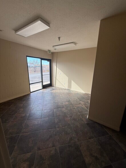 More Photos Of 473 N Old Hwy 91, Hurricane Warehouse For Lease