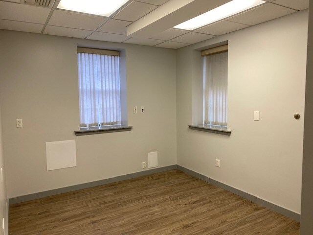 More Photos Of 8 Main St, Flemington Office For Lease