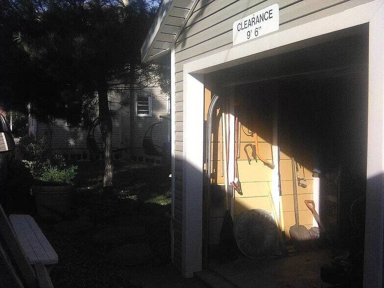 More Photos Of 2038 Grant Ave, Philadelphia Specialty For Sale