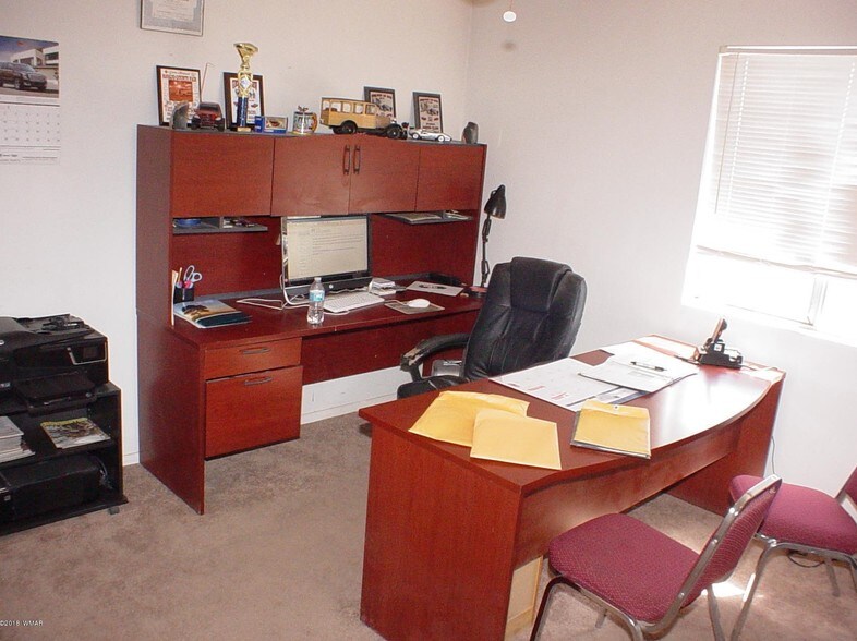 More Photos Of 405 W Vista Dr, Holbrook Service For Sale