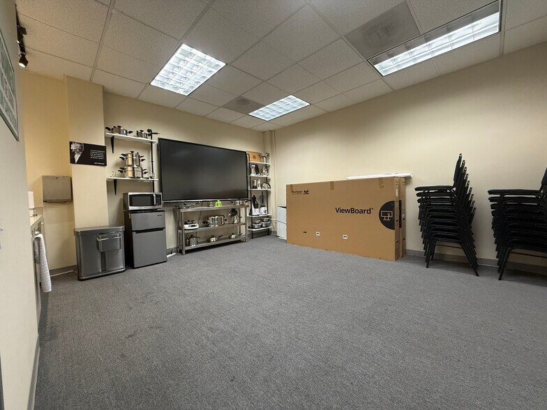 More Photos Of 2285-2291 S El Camino Real, San Mateo Office Residential For Lease