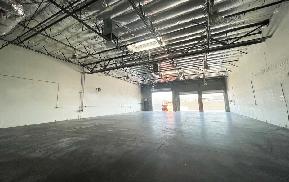 More Photos Of 4535 Statz St, North Las Vegas Warehouse For Lease
