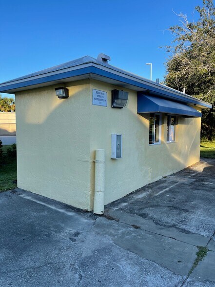 More Photos Of 15251 Convenience Way, Fort Myers Carwash For Lease