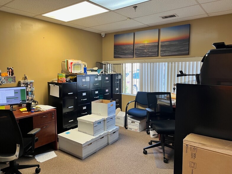 More Photos Of 3508-3520 Hargale Rd, Oceanside Warehouse For Lease