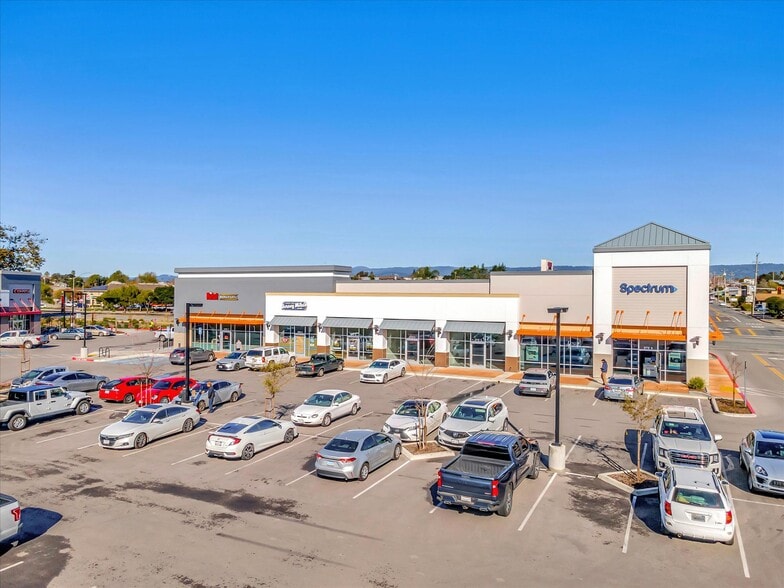 More Photos Of 999 Main St, Watsonville Unknown For Lease