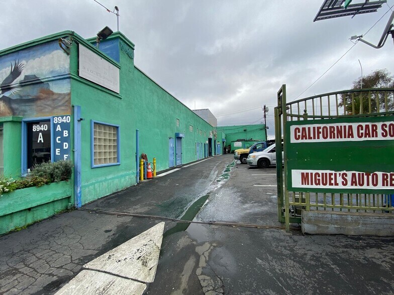 More Photos Of 8940 National Blvd, Los Angeles General Retail For Sale