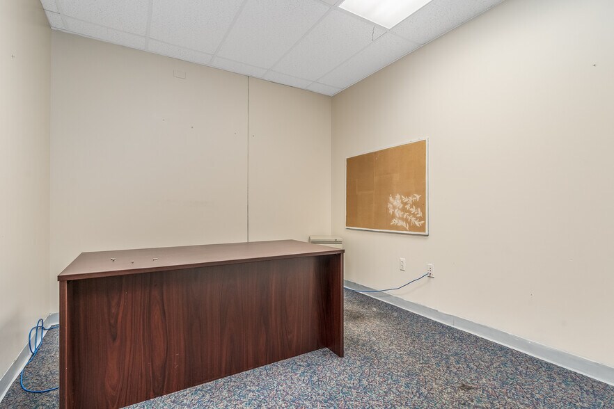 More Photos Of 320 S Main St, Phillipsburg Medical For Lease