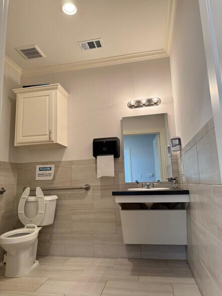 More Photos Of 8751 Collin McKinney Pky, McKinney Office Residential For Lease