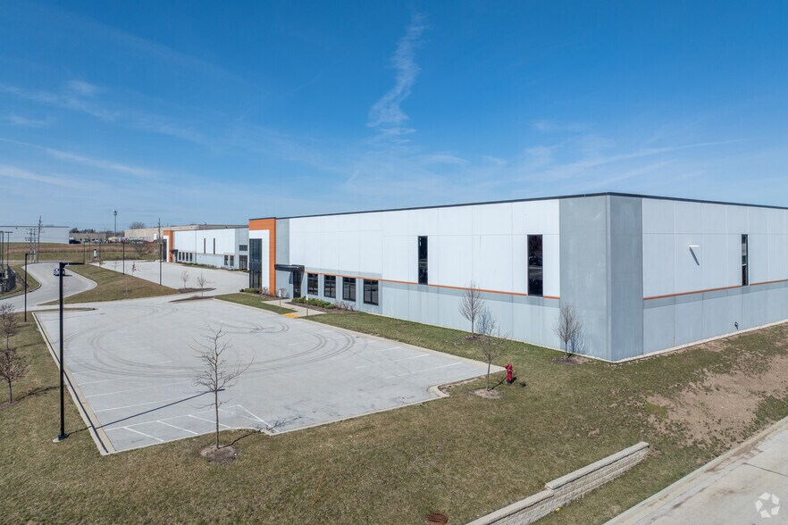 More Photos Of 4775 W Electric Ave, Milwaukee Warehouse For Lease