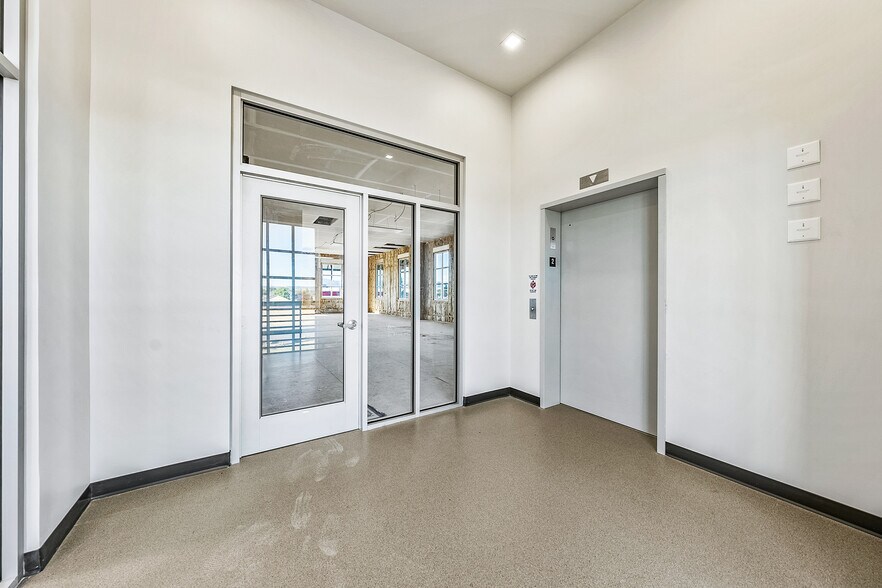 More Photos Of 4801 Biddle Rd, Central Point Office For Lease