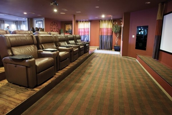 More Photos Of 1623 Main St, Dallas Apartments For Lease