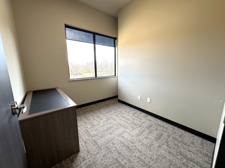 More Photos Of 2012 S Post Rd, Oklahoma City Office For Lease