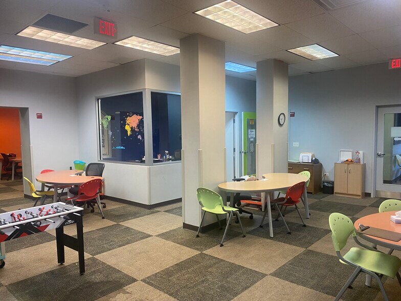 More Photos Of 7211-7227 Madison St, Forest Park Storefront Retail Office For Lease