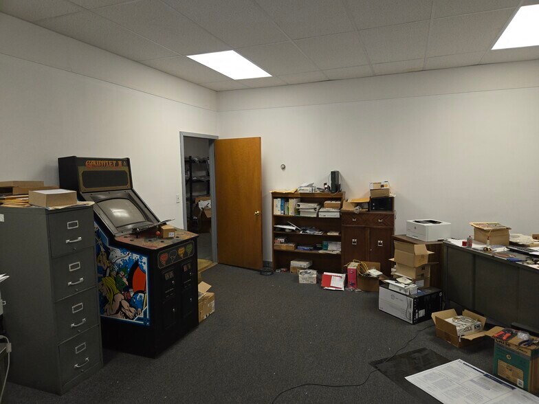 More Photos Of 39 St James St, Kingston Storefront Retail Office For Sale