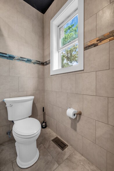 More Photos Of 715 Flanders Rd, Riverhead Office For Sale