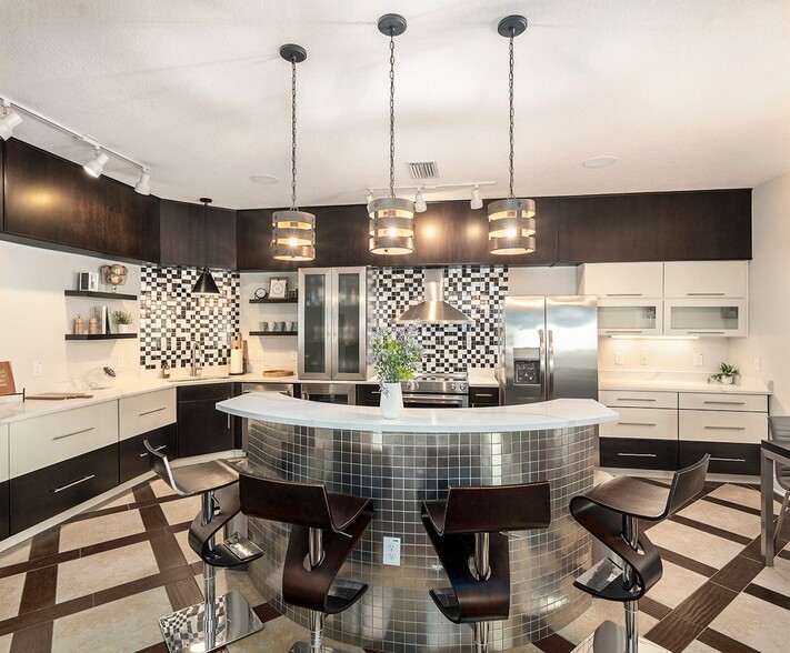 More Photos Of 5701 S Macdill Ave, Tampa Medical For Sale