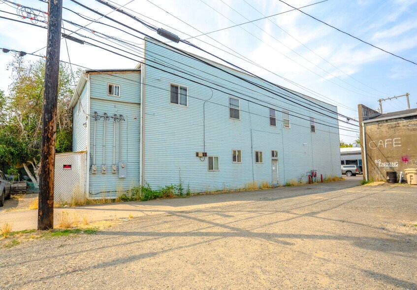 More Photos Of 54 W Sherman St, Lebanon Storefront For Sale