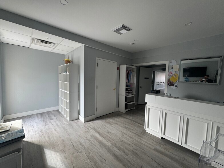 More Photos Of 1046-1048 Montauk Hwy, Copiague Freestanding For Lease