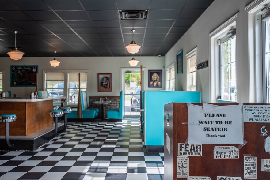 More Photos Of 787 Main St S, Woodbury Storefront Retail Office For Sale