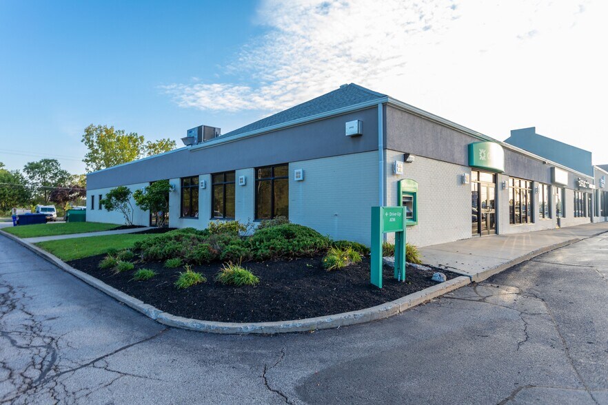 More Photos Of 6850 Main St, Williamsville Light Distribution For Lease