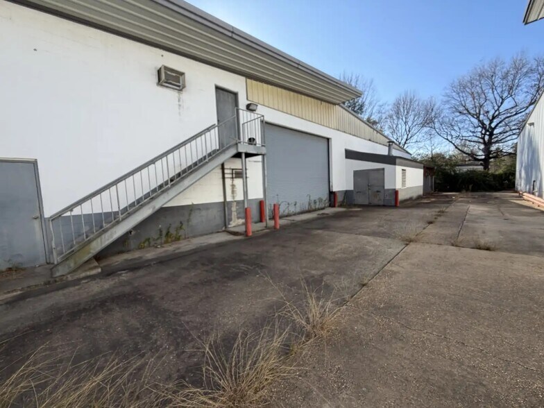 More Photos Of 5969 McClelland dr, Baton Rouge Industrial For Sale