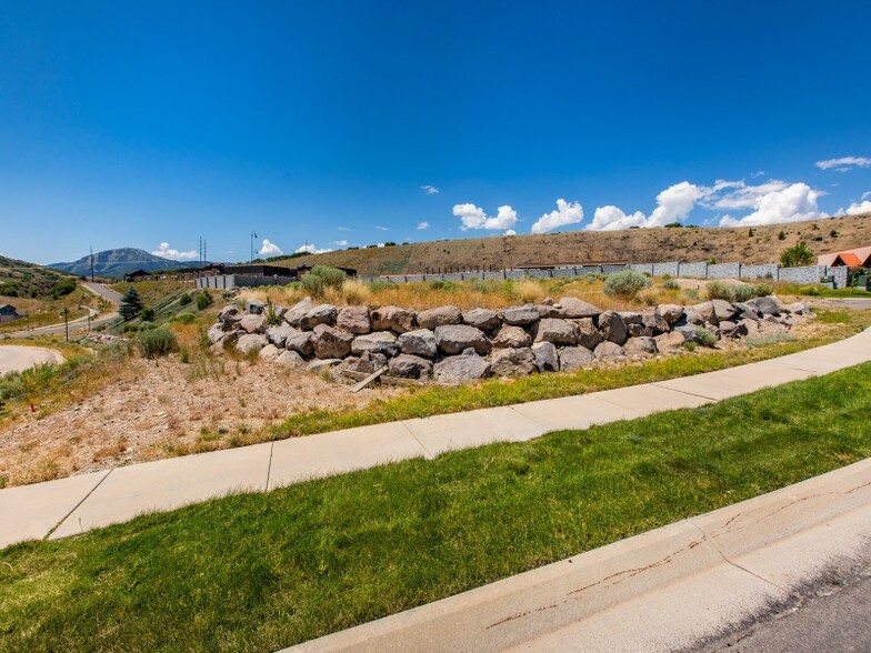 More Photos Of 1141 W Lori Ln, Park City Restaurant For Lease