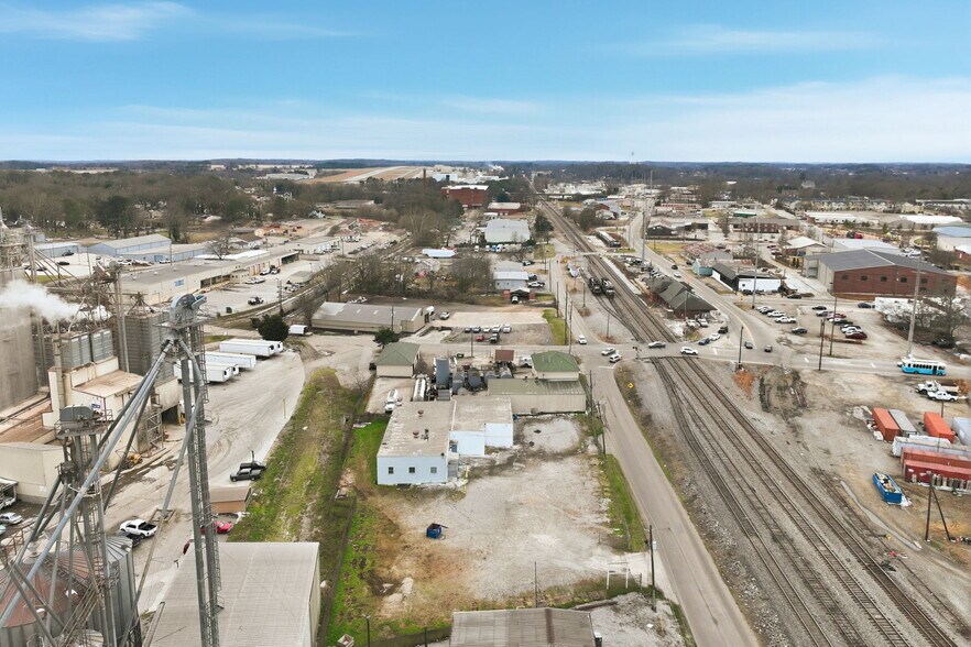 More Photos Of 476 Moreno Street St, Gainesville Distribution For Lease